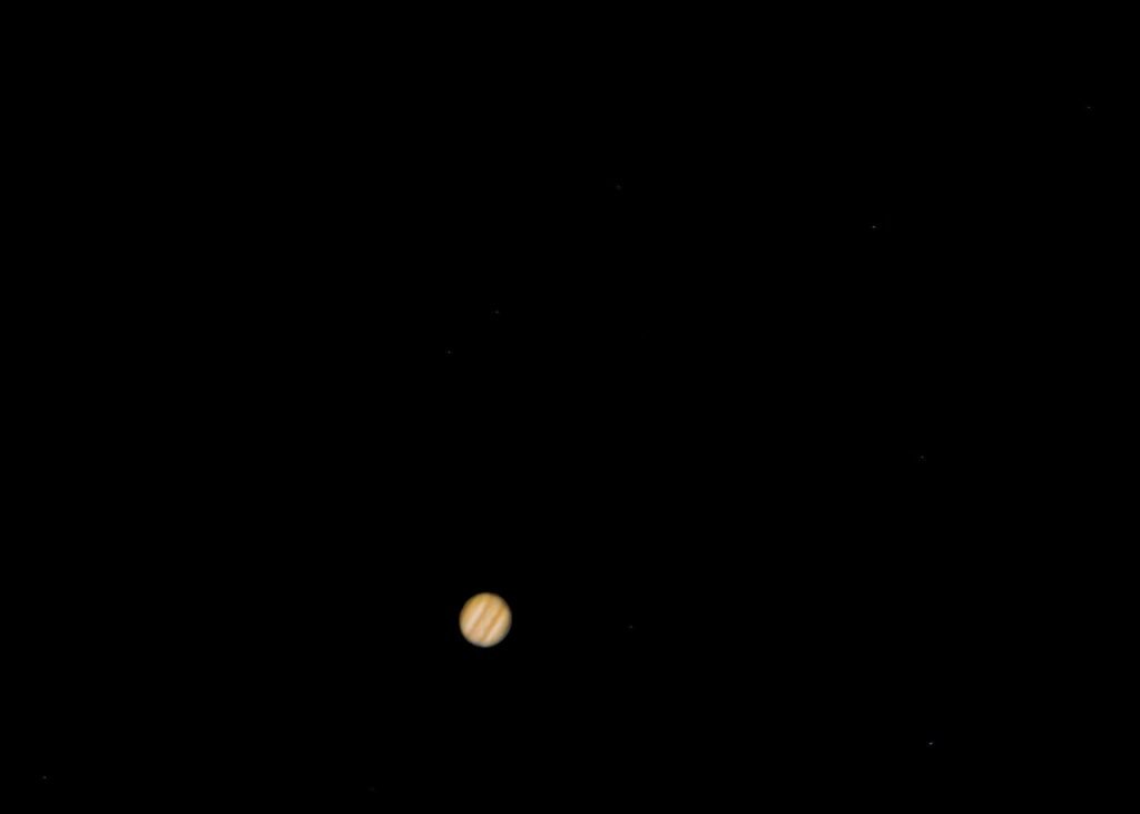 Jupiter centered in the field of view through a manually guided 1200 mm Dobsonian telescope.